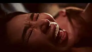 3D-Anime-Horrorfilm mit heißen lesbischen Vampiren (Realverfilmung) – Asiatisches Mädchen wird von einem geilen Vampir mit großen Brüsten überfallen