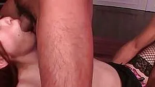 La MILF asiática Megu Kamijo recibe doble penetración para un orgasmo explosivo con eyaculación femenina.