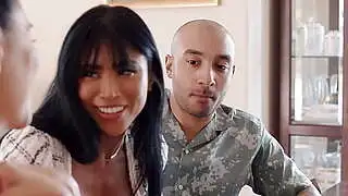 Su prometido se acostó con su atractiva organizadora de bodas asiática, Ember Snow.