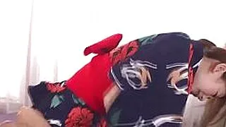 Trío apasionado de Kaori Maeda en Japón: sexo oral y experiencias de placer sexual.