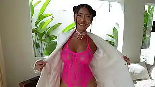 Una filipina sexy es secretamente una ninfómana - Evil Erotic