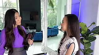 HouseHumpers Meine geile Frau überredet heißen asiatischen Immobilienmakler zu einem Dreier