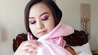 LittleAsians – Asiatin (Elle Voneva) im Kawaii-Outfit wird von einem Freund gefickt