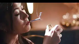 Sexy japanisches Kawaii-Mädchen raucht Zigarette und berührt sich selbst in ihrer Vagina