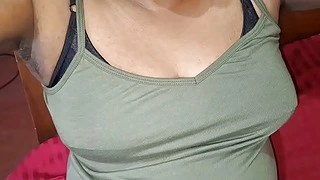 Mujer asiática sexy, momento más caliente de la mañana